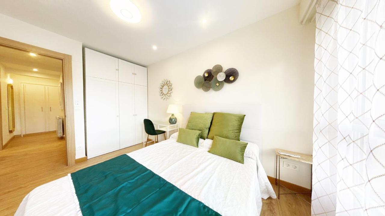 Paradise Luxurious Flat, Free Parking, 3 Double Rooms, Terrace, Jacuzzi, Fully Renovated San Sebastián Kültér fotó